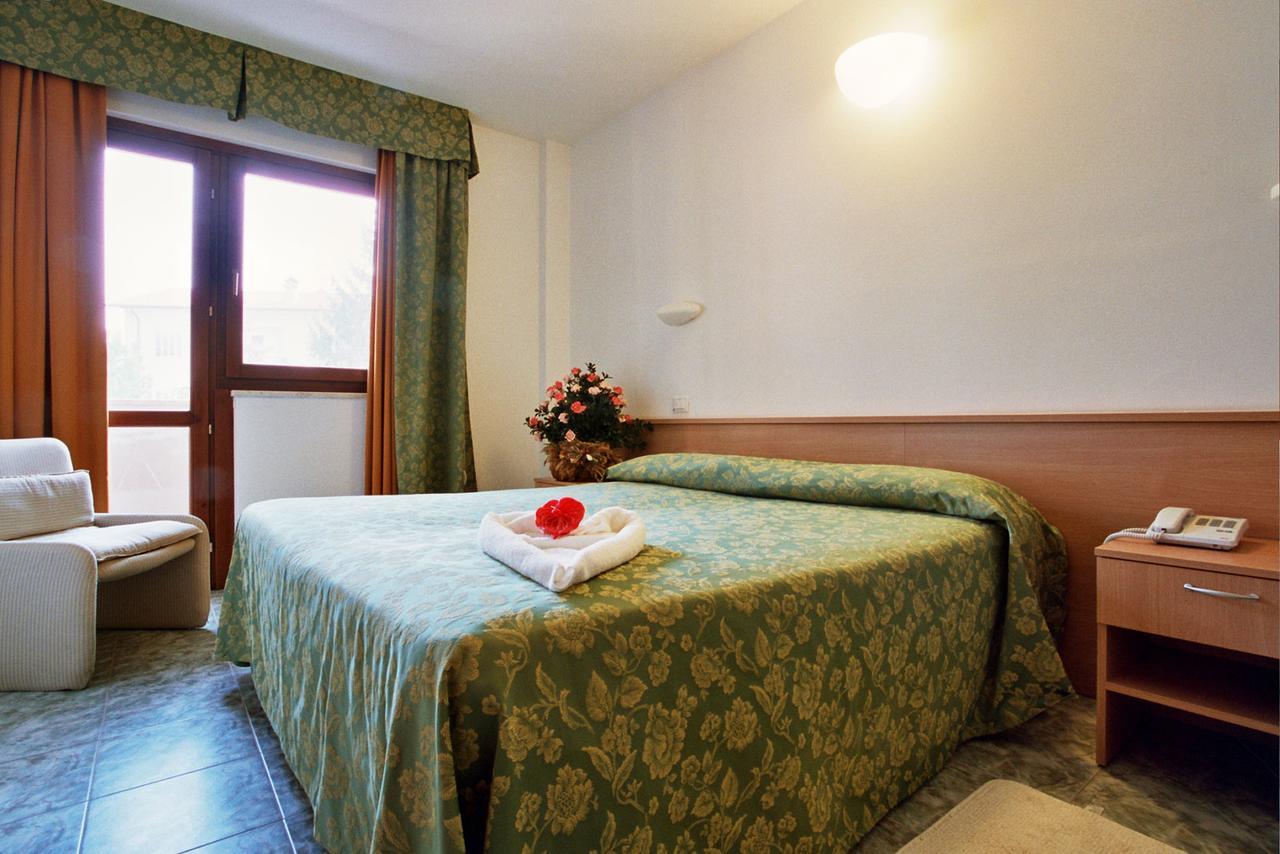 Hotel La Carica Pastrengo Esterno foto